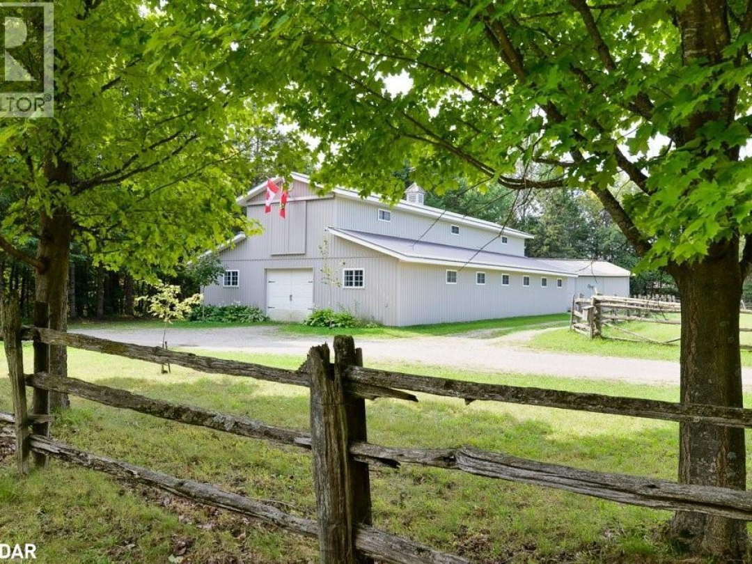 1390 WARMINSTER Sideroad, 