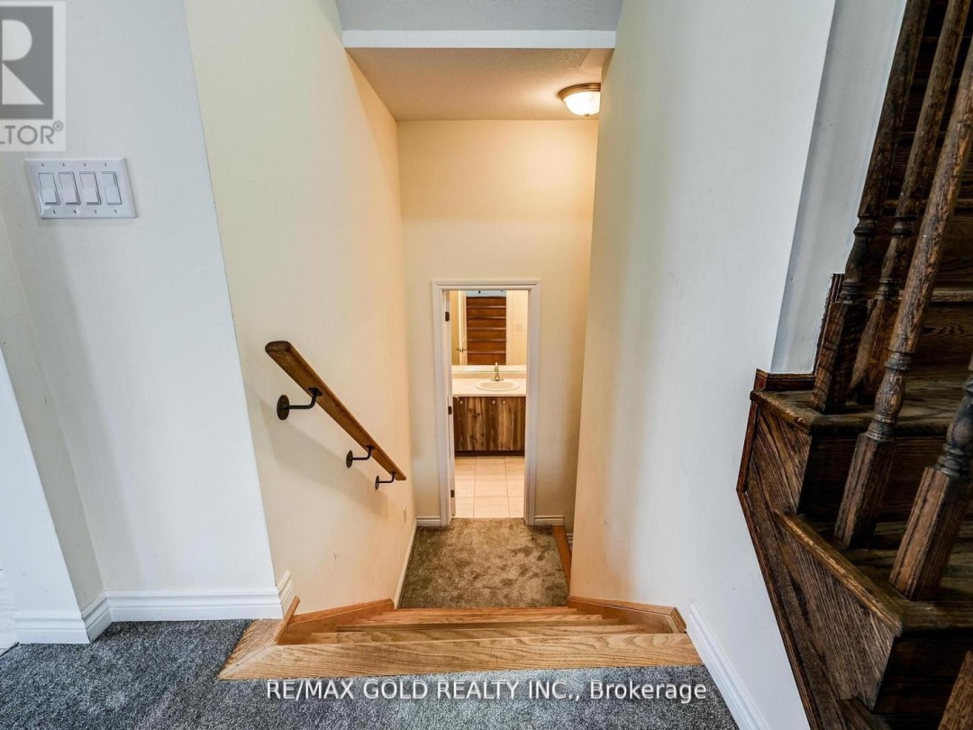 84 Atlantis Drive W, Orillia