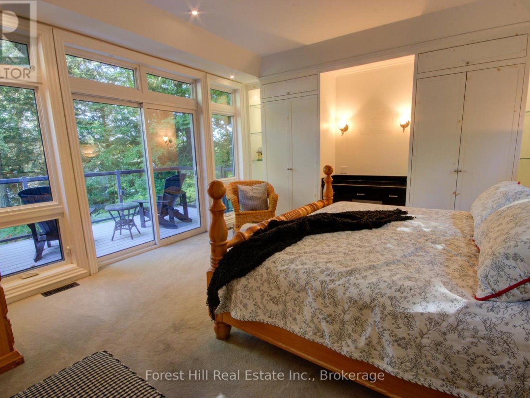 21 LAKEVIEW CRESCENT, 