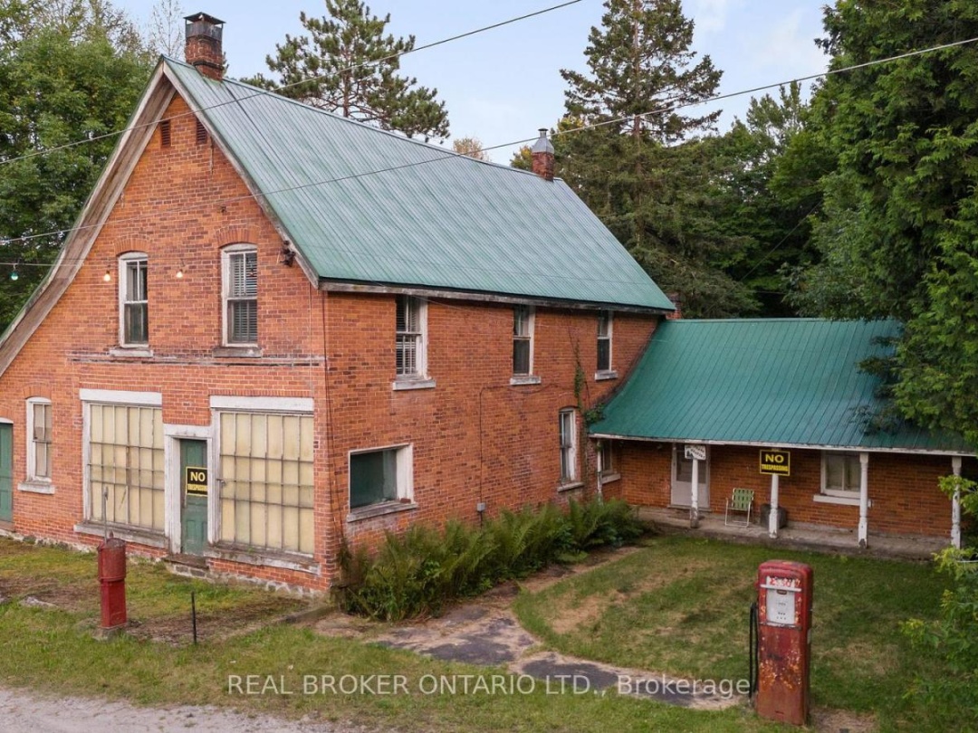 1401 Coopers Falls Road, Black Lake