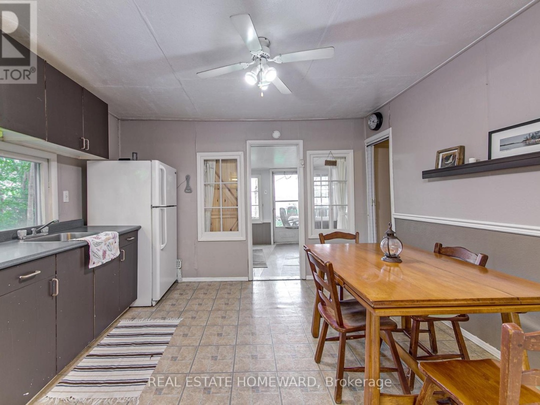 1046 Bea Dale Lane N, Sparrow Lake