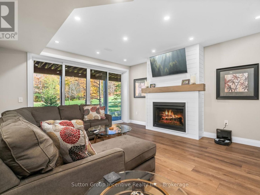 24 ST GEORGES COURT, 