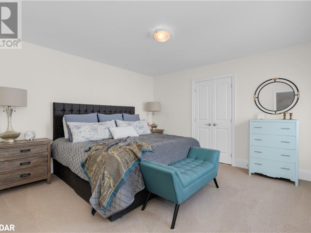 12 Thoroughbred Drive, Oro-Medonte