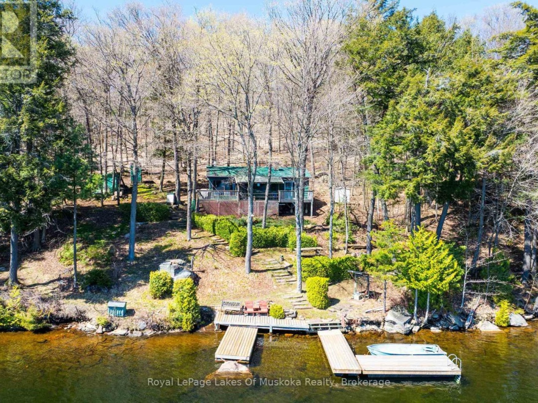 1002 Camp Lake Road, Camp Lake