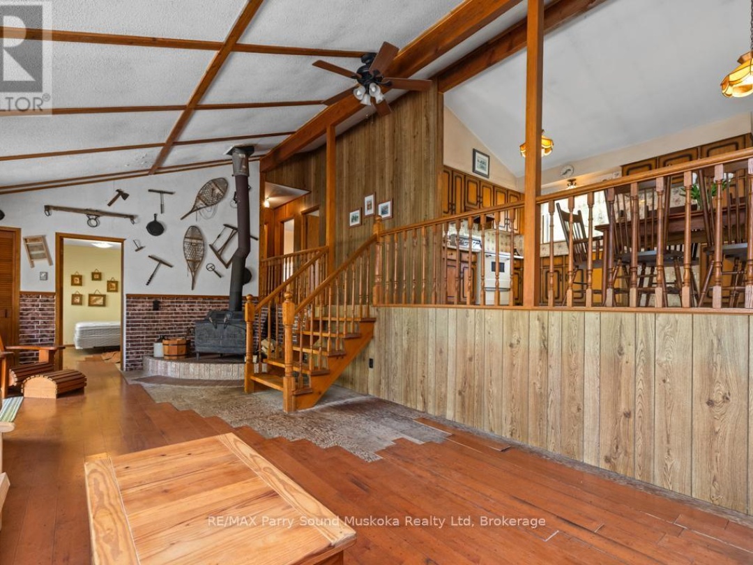 33 HOUSTON LANE, Otter Lake