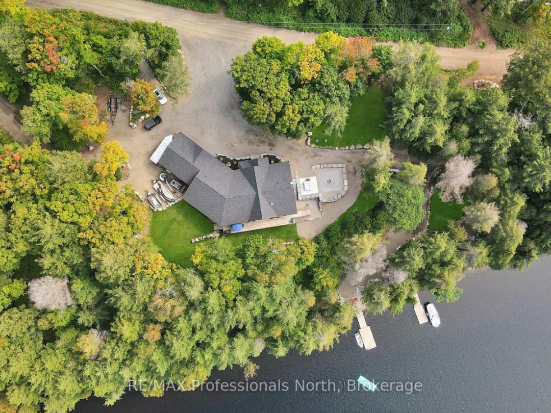 1034 Lone Wolf Crescent, Percy Lake