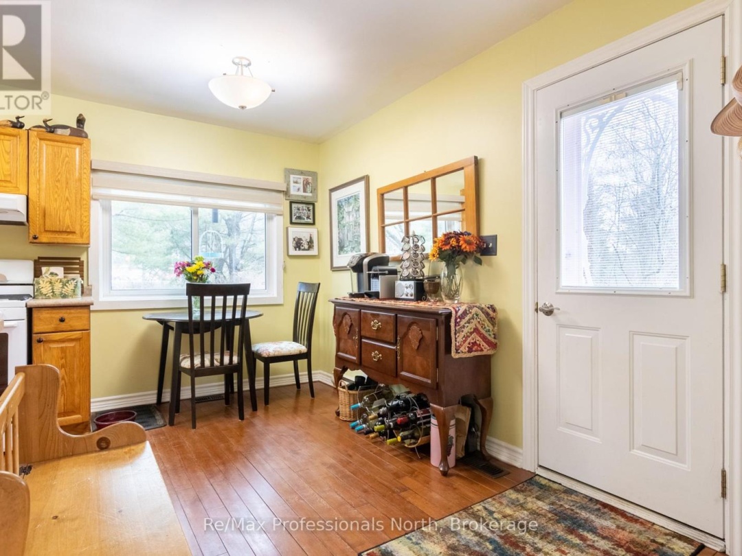 80 Invergordon Avenue, Gull Lake