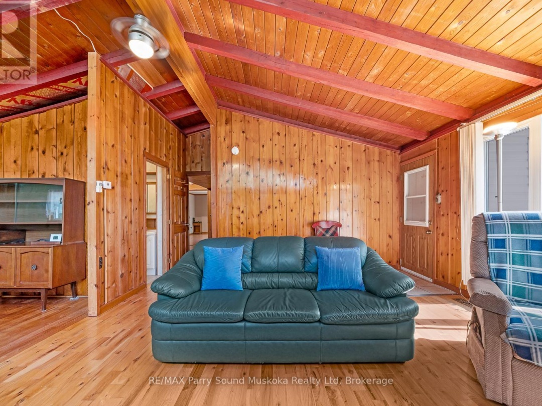 124 PINEWOOD ROAD, 