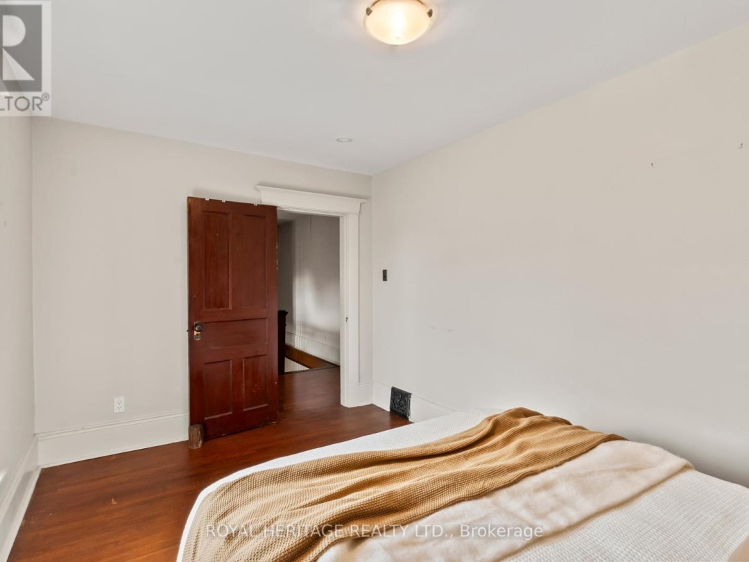 901 CRESSWELL ROAD, 