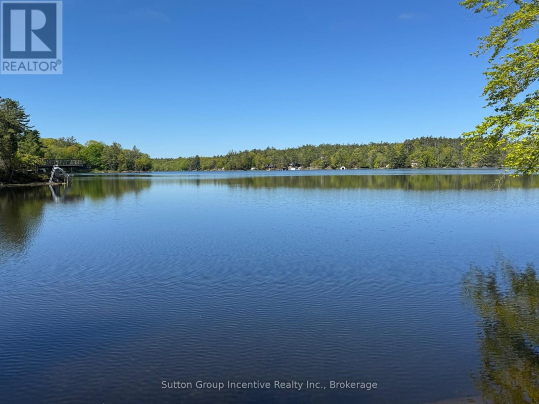 1017 Goldfinch Court, Sparrow Lake