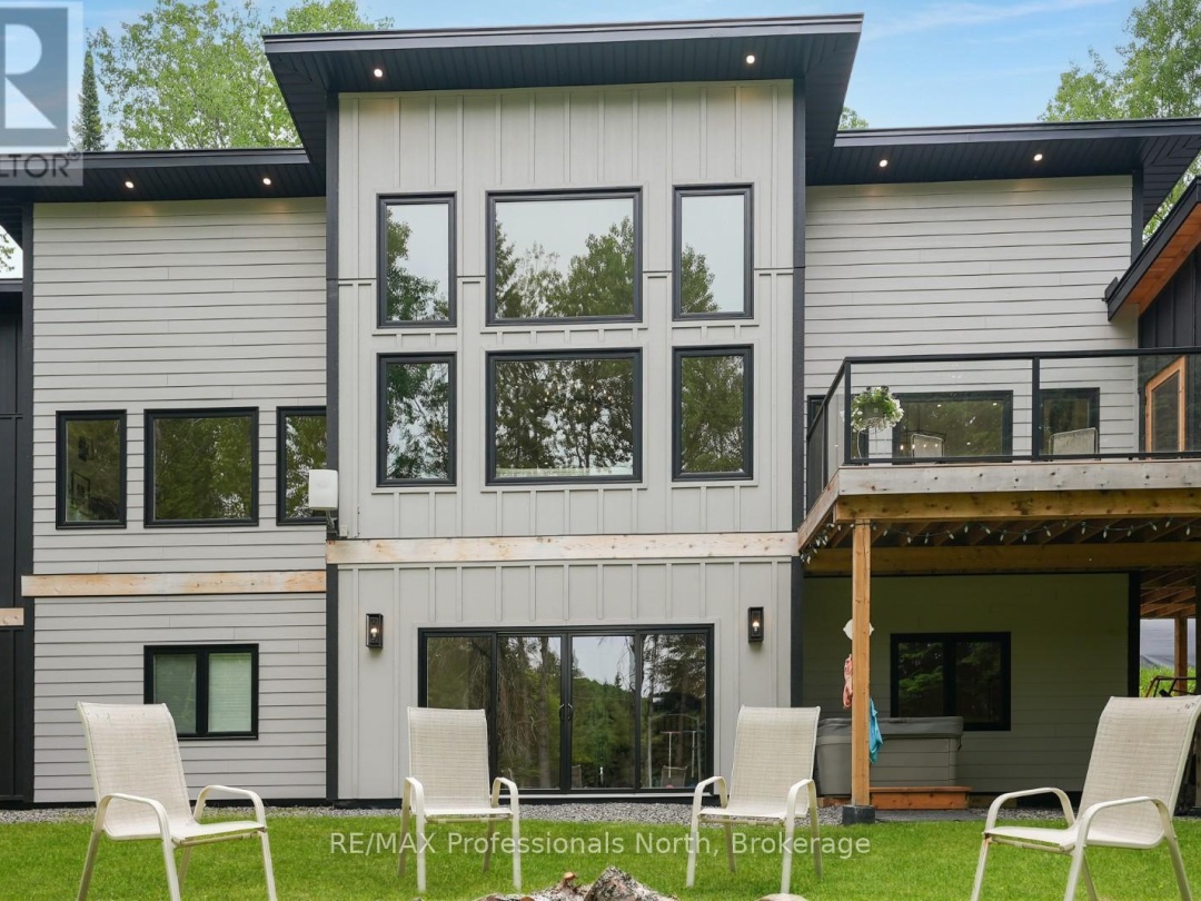 1086 STOTHART CREEK ROAD, 