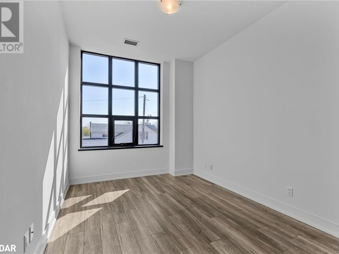 21 Matchedash Street Street Unit# 105, Orillia