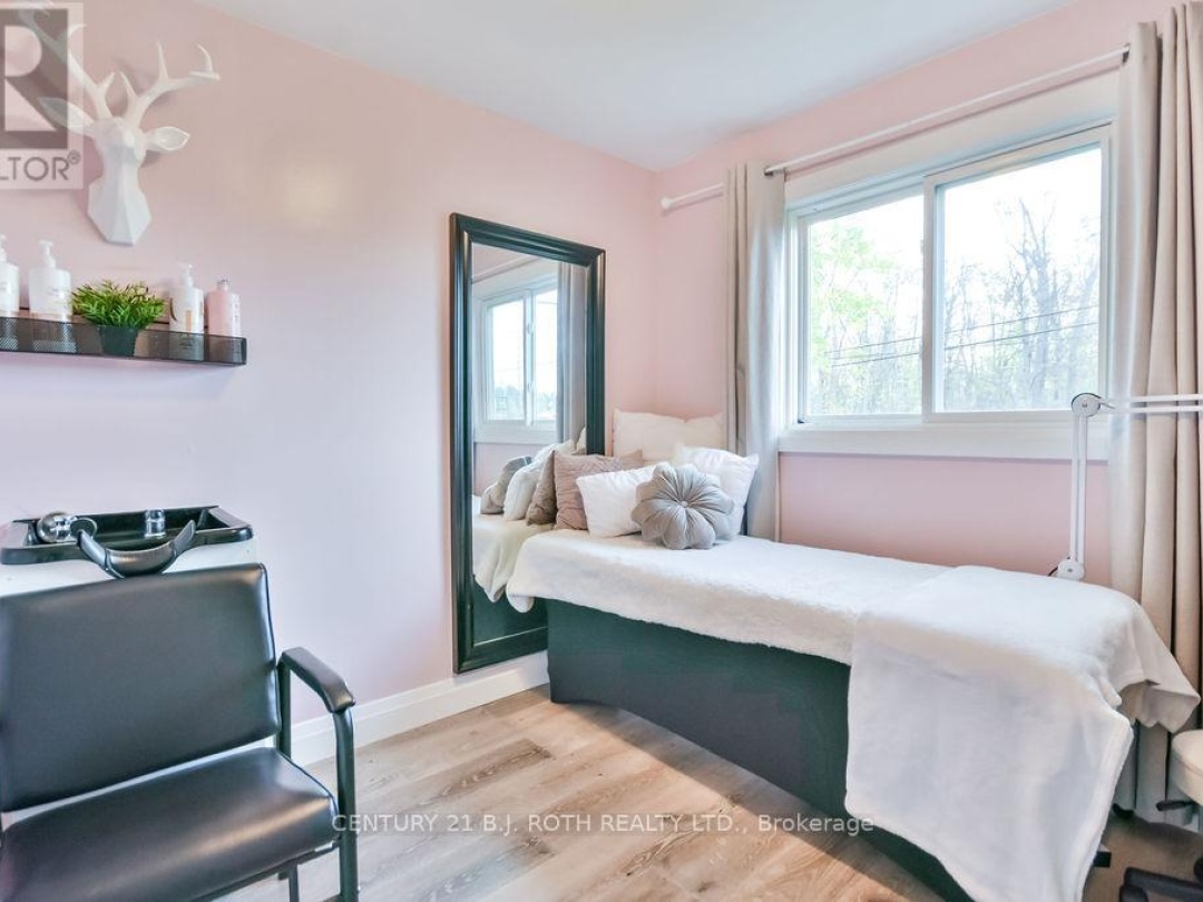 2695 CUMBERLAND ROAD, 