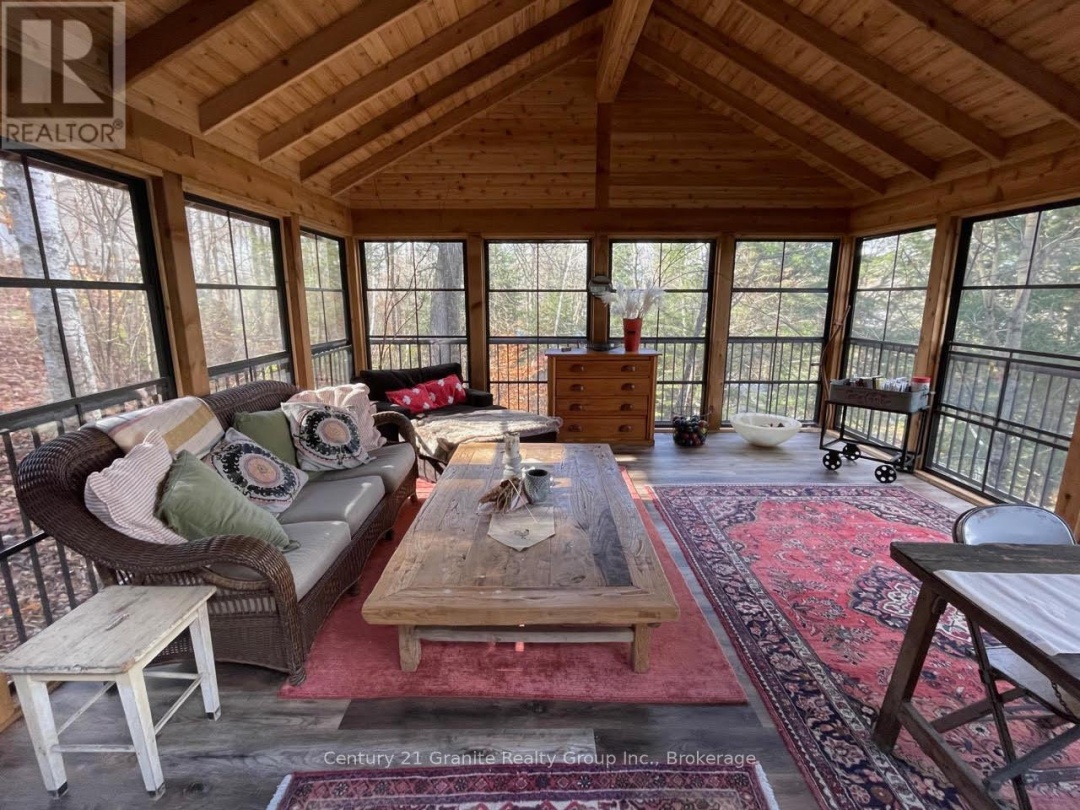 1038 BROKEN PADDLE ROAD, 