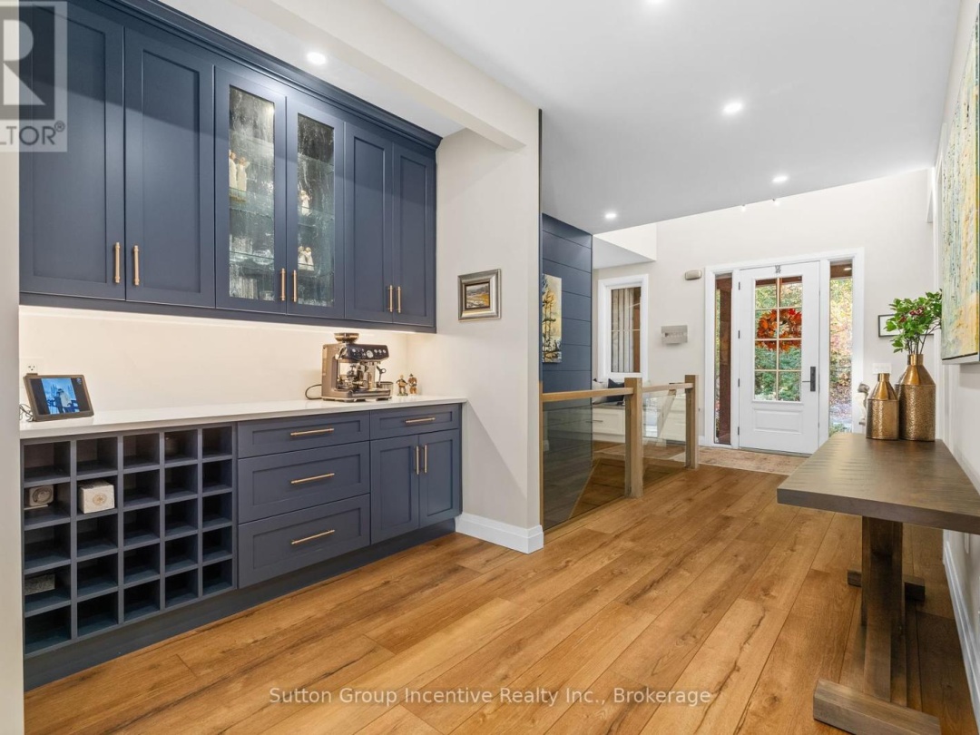 24 ST GEORGES COURT, 