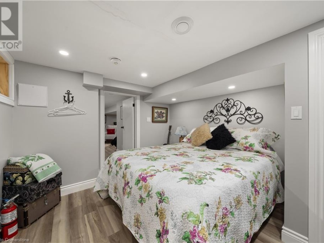 33 GRAHAM Drive, 