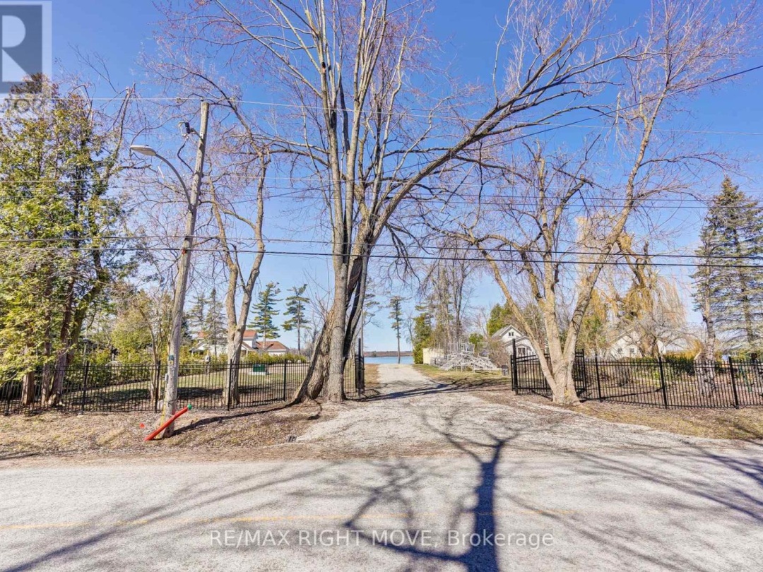 135 CREIGHTON STREET S, Lake Simcoe