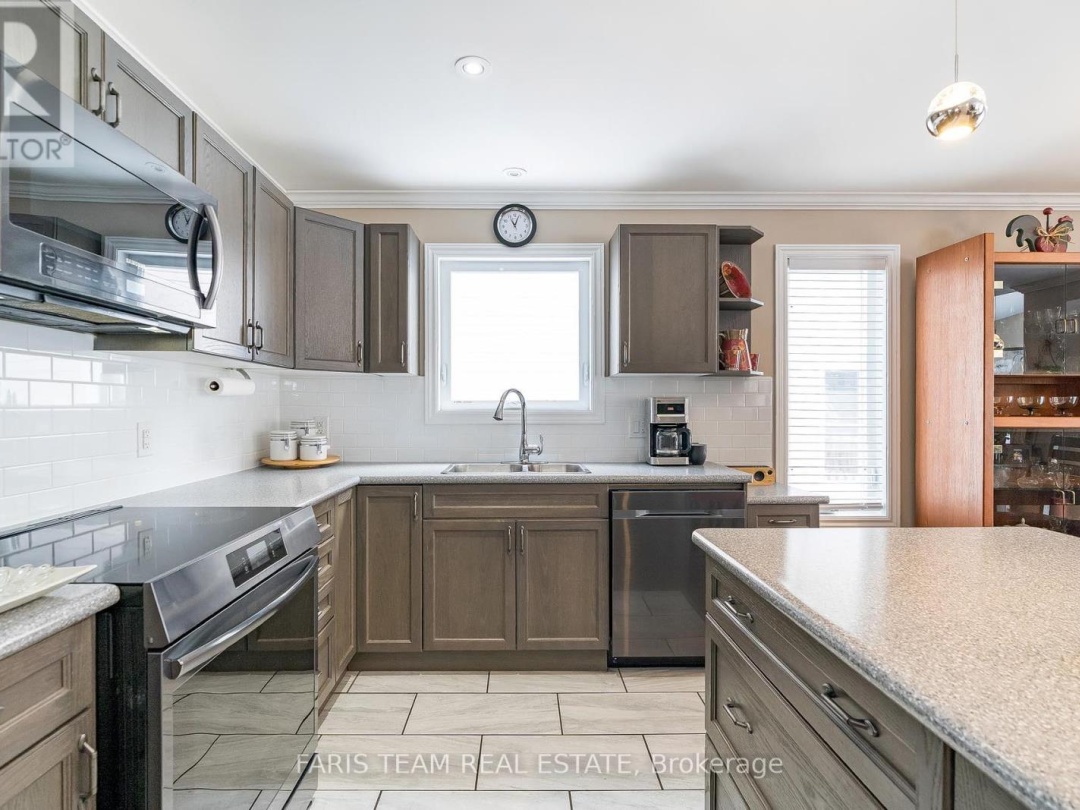 145 PINERIDGE GATE, 
