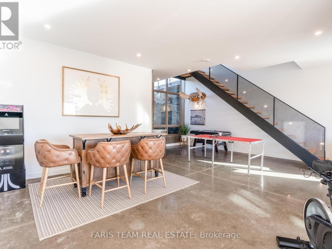 3886 East Shore Road, Gloucester Pool