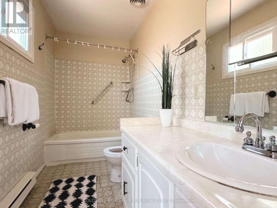 3493 Southwood Beach Boulevard, St John Lake