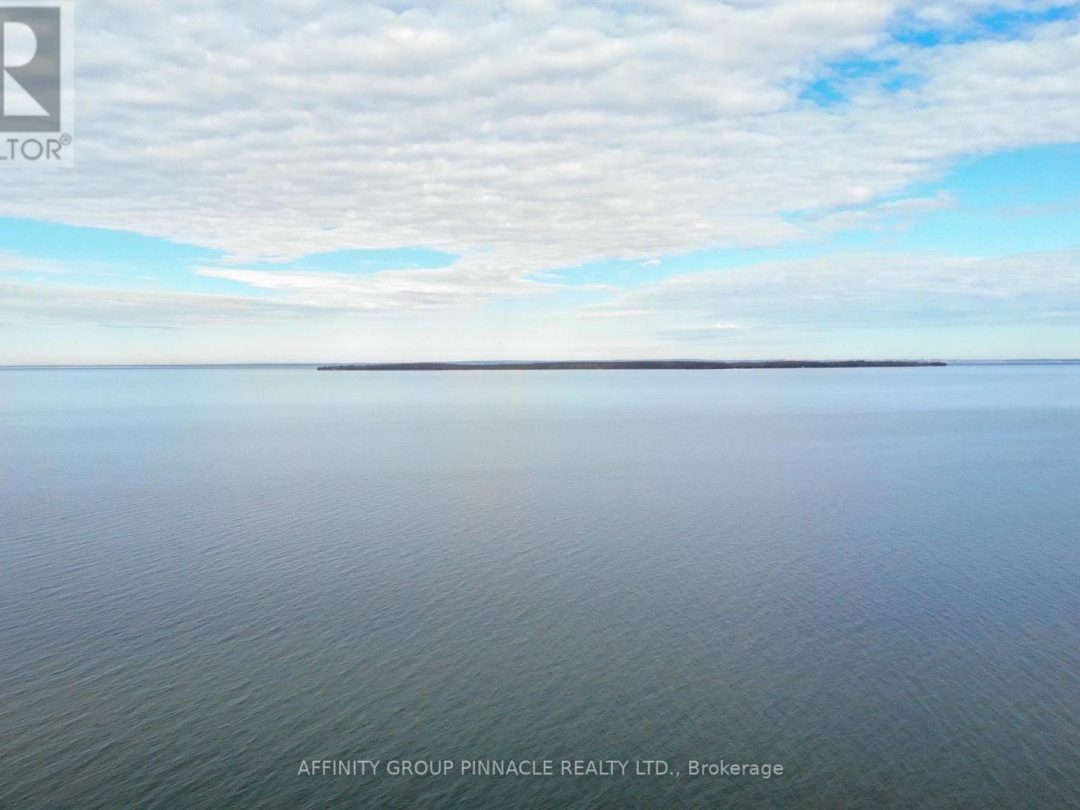 16 B90 Parklawn Boulevard, Lake Simcoe