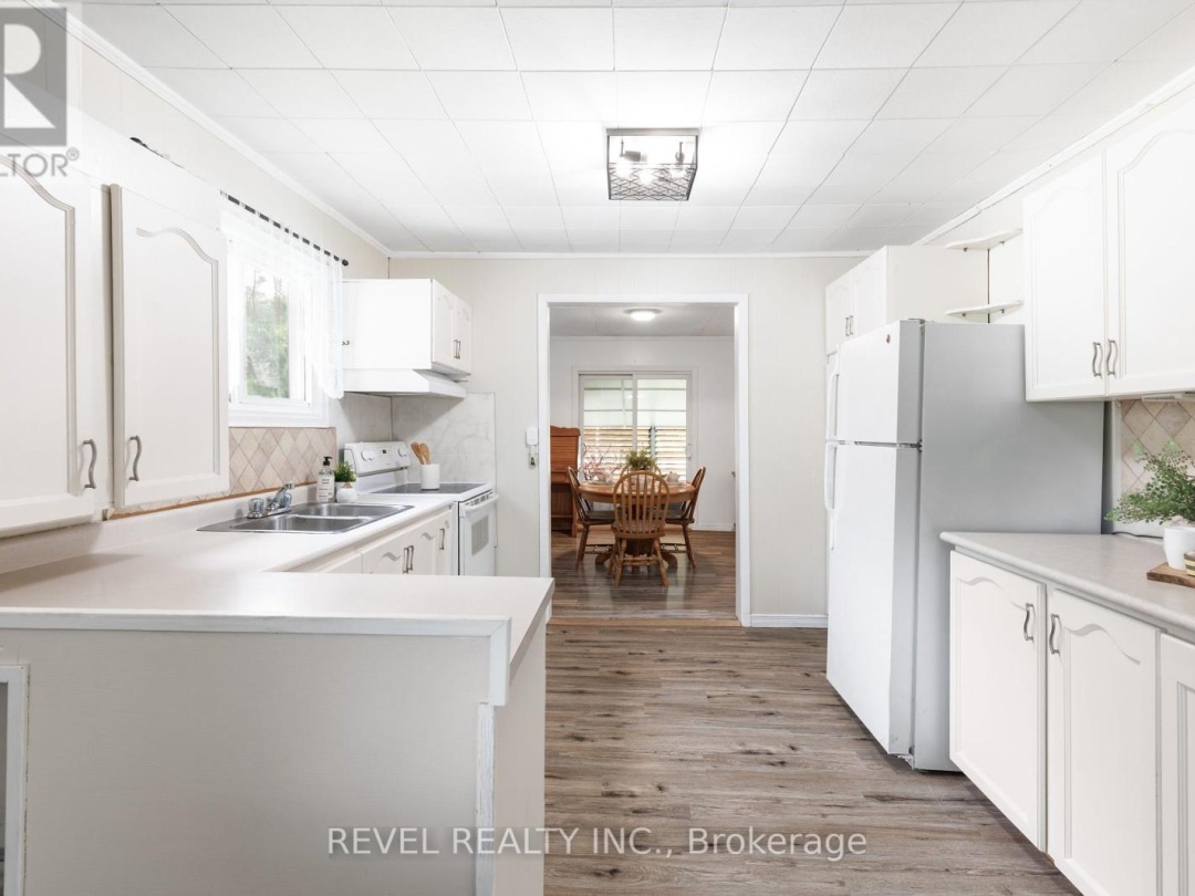 883 CENTENNIAL PARK ROAD, 