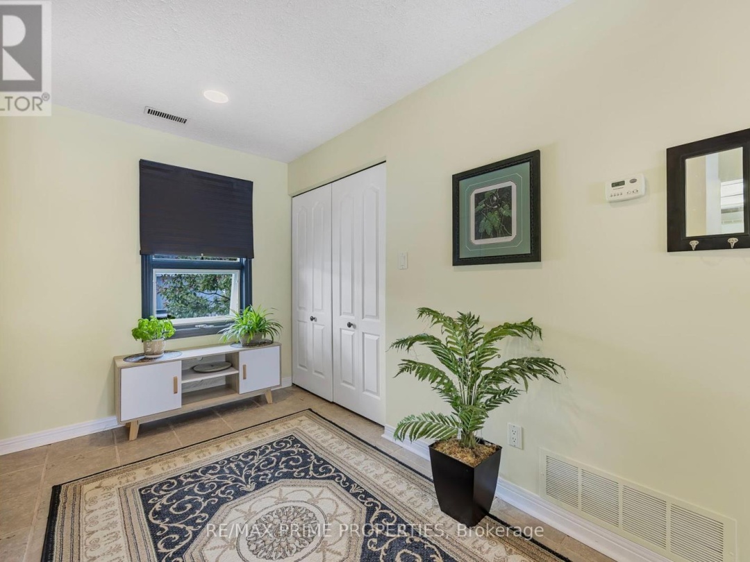 201 - 585 ATHERLEY ROAD, 