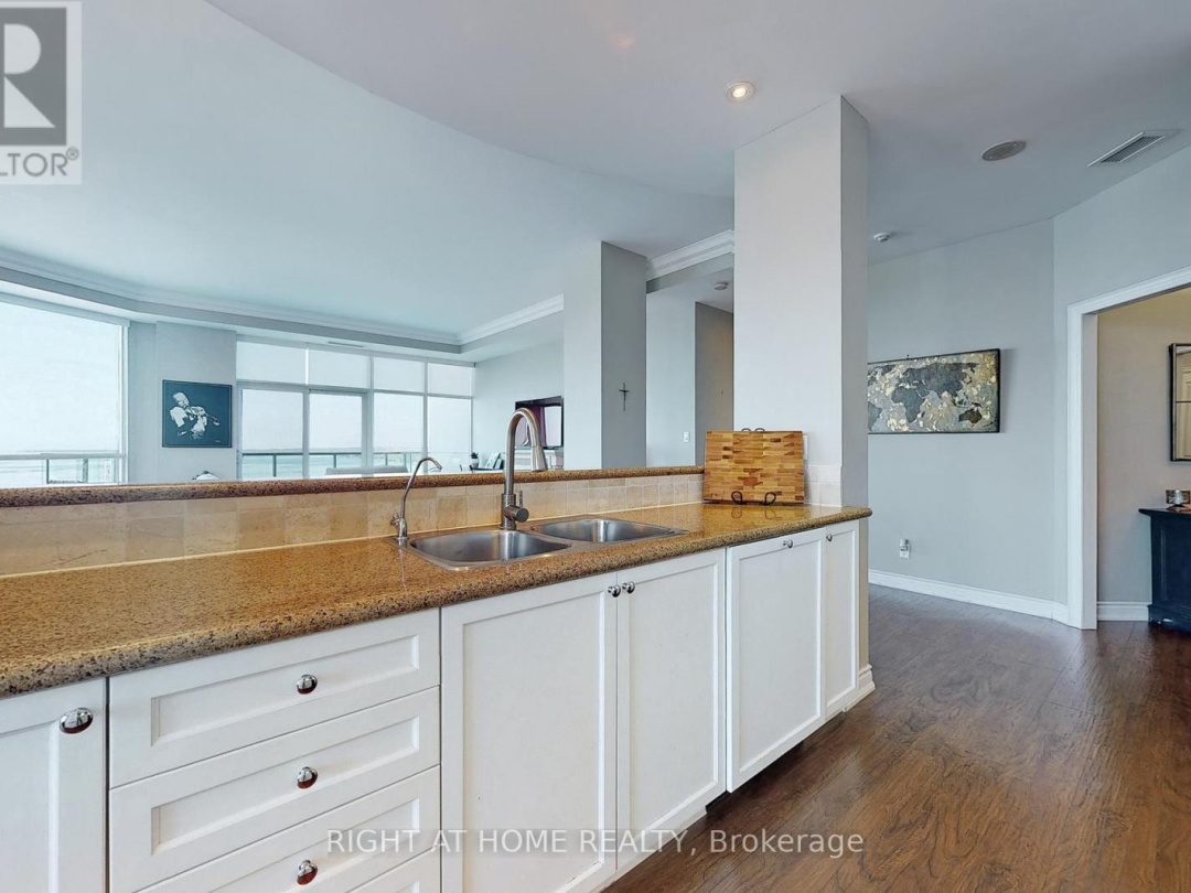 PH06 - 37 ELLEN STREET, 