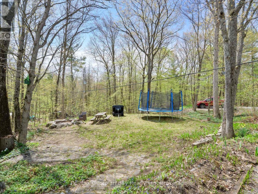 214 Trans Canada Bay Road, Six Mile Lake