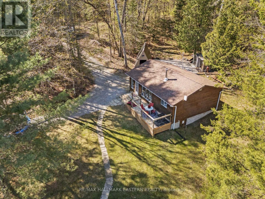 1025 Dickies Lane, Gooderham Lake