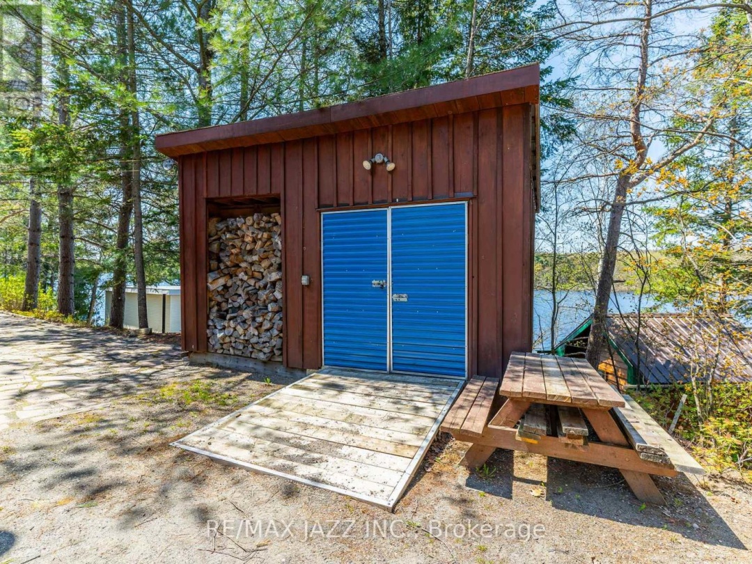 1092 Briscoe Drive, Kushog Lake