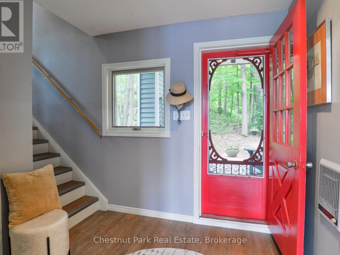 1049 Route 11 Road E, Kahshe Lake