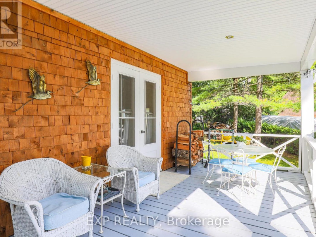 10 Sixth Street, Sturgeon Lake