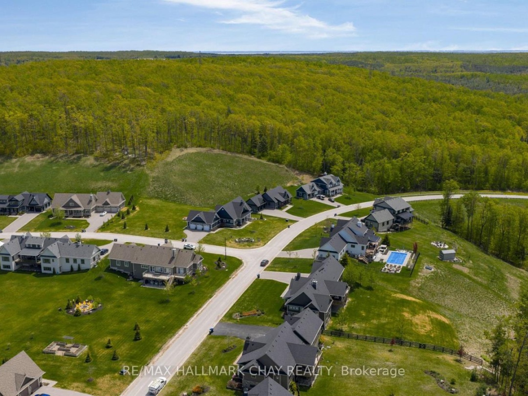 43 Thoroughbred Drive, Oro-Medonte