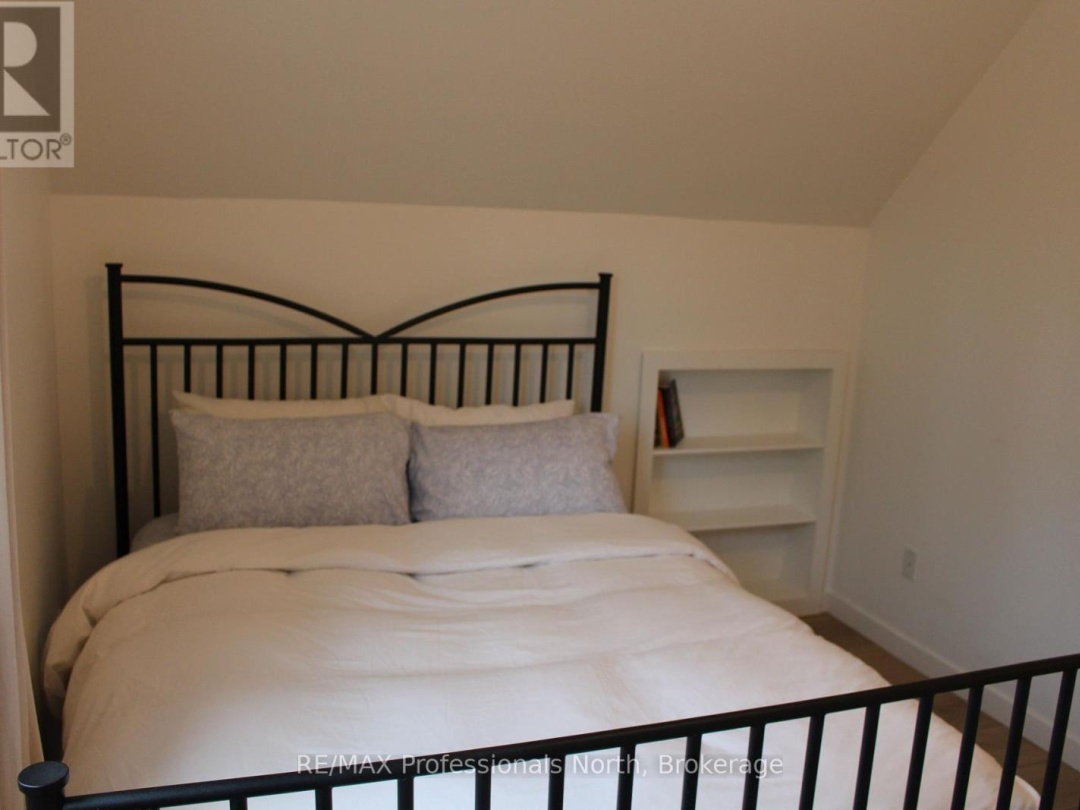 1121 OLD DONALD ROAD N, 