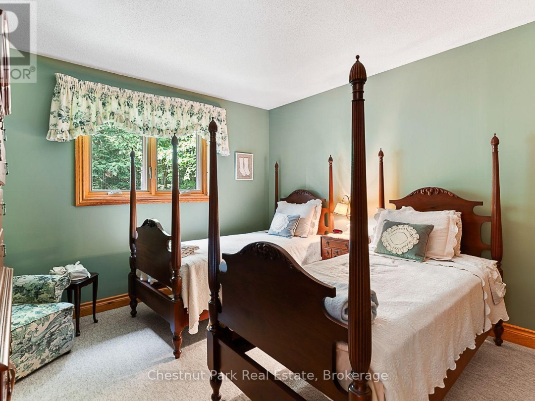 1669 NEWTON STREET, Redstone Lake