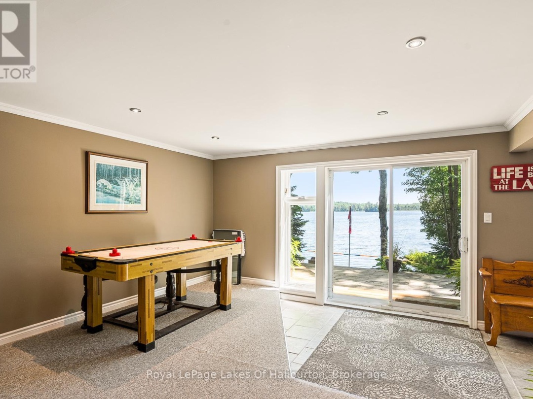 1047 Balmoral Lane, Trooper Lake