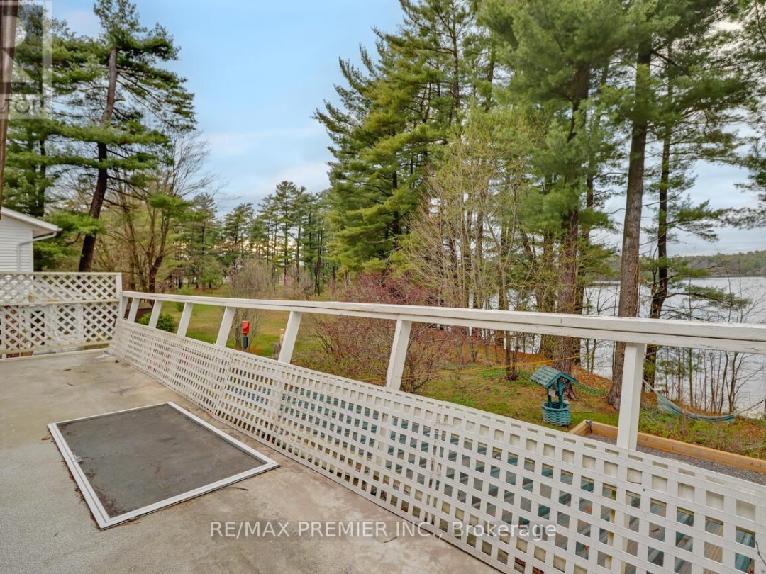 570 Phillip Street E, Gull Lake