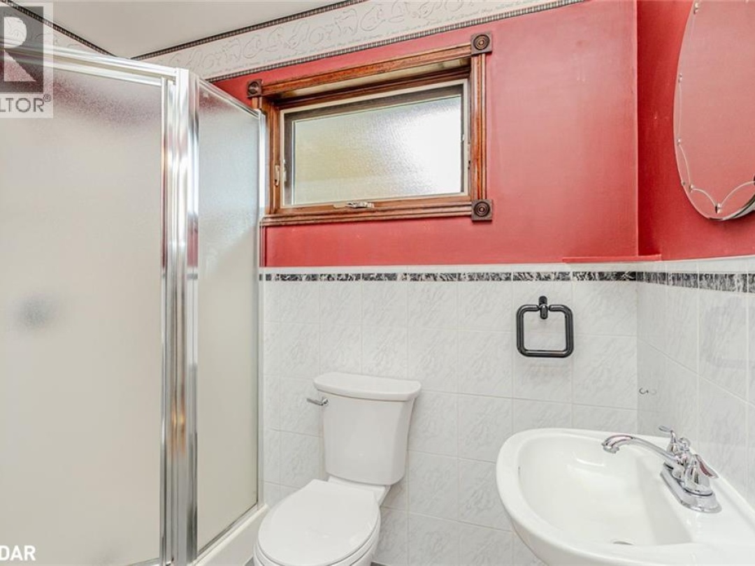 1564 HONEY HARBOUR ROAD, 