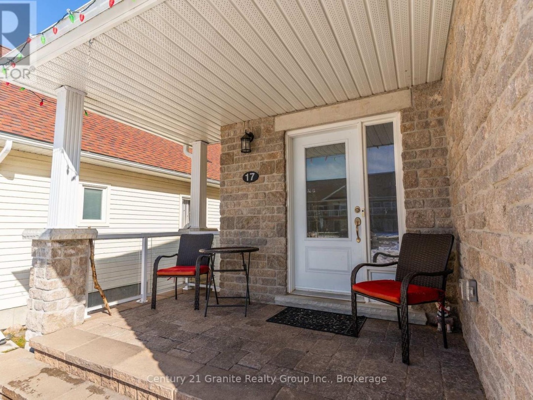 17 Webb Circle, Kashagawigamog Lake