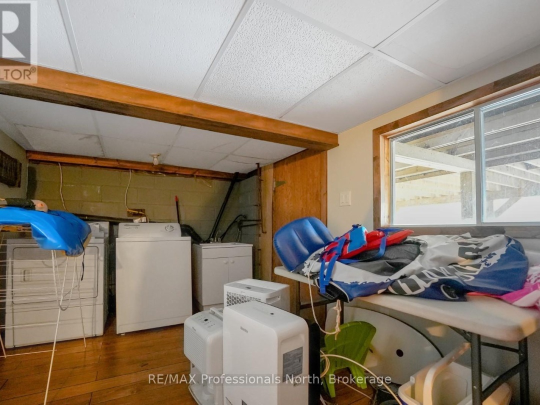 2787 Watts Road, Kennisis Lake