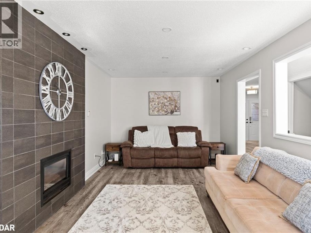 21 BRANDON Crescent, 