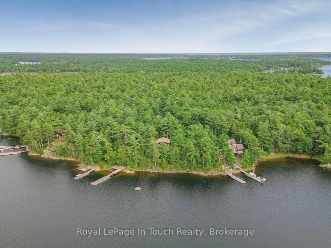B207 10 Wahsoune Island, Georgian Bay
