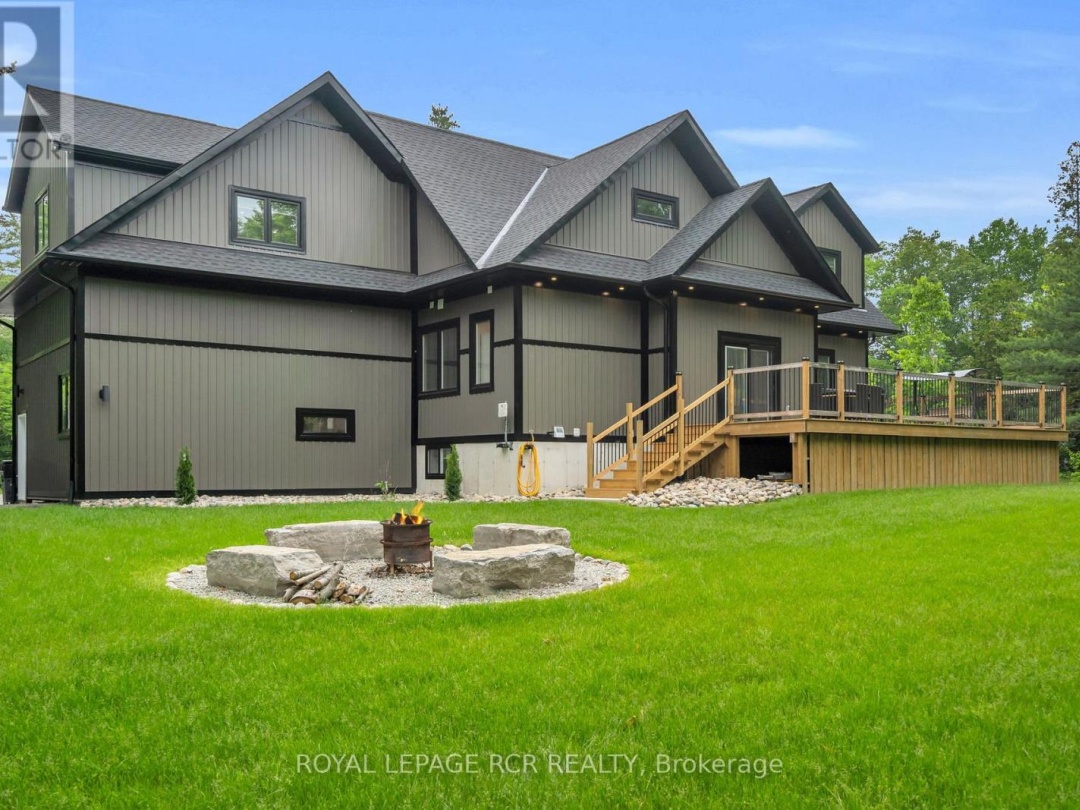 2360 HONEY HARBOUR ROAD, 