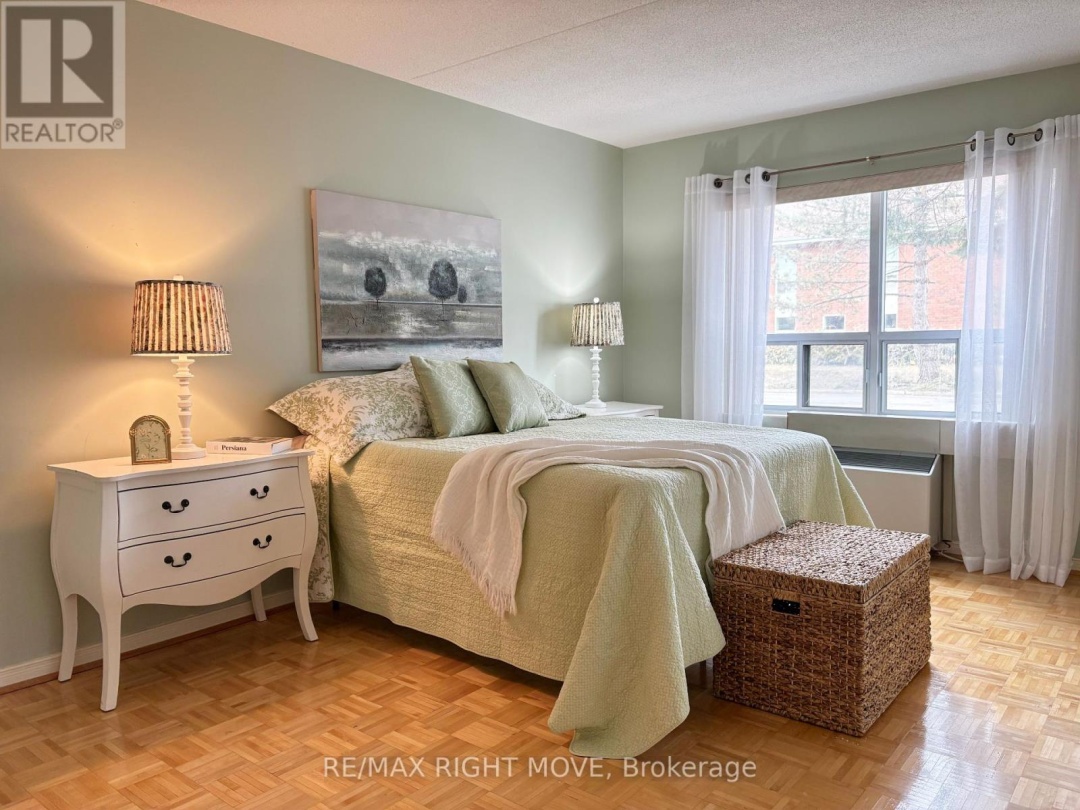 103 54 Fittons Road W, Orillia