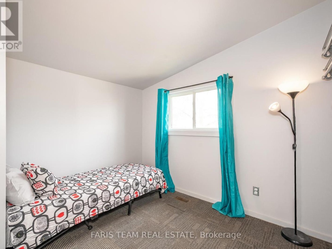 4 SCHOONER LANE, 