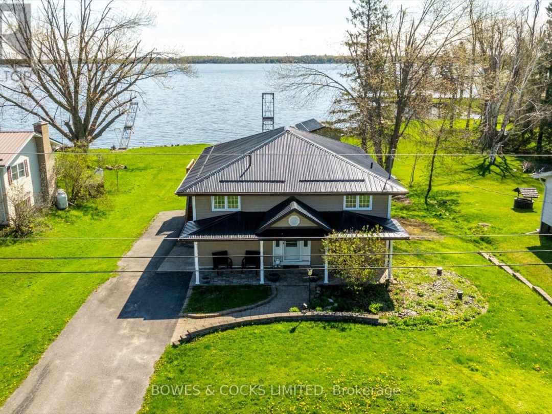 240 Lakeshore Drive, Pigeon Lake