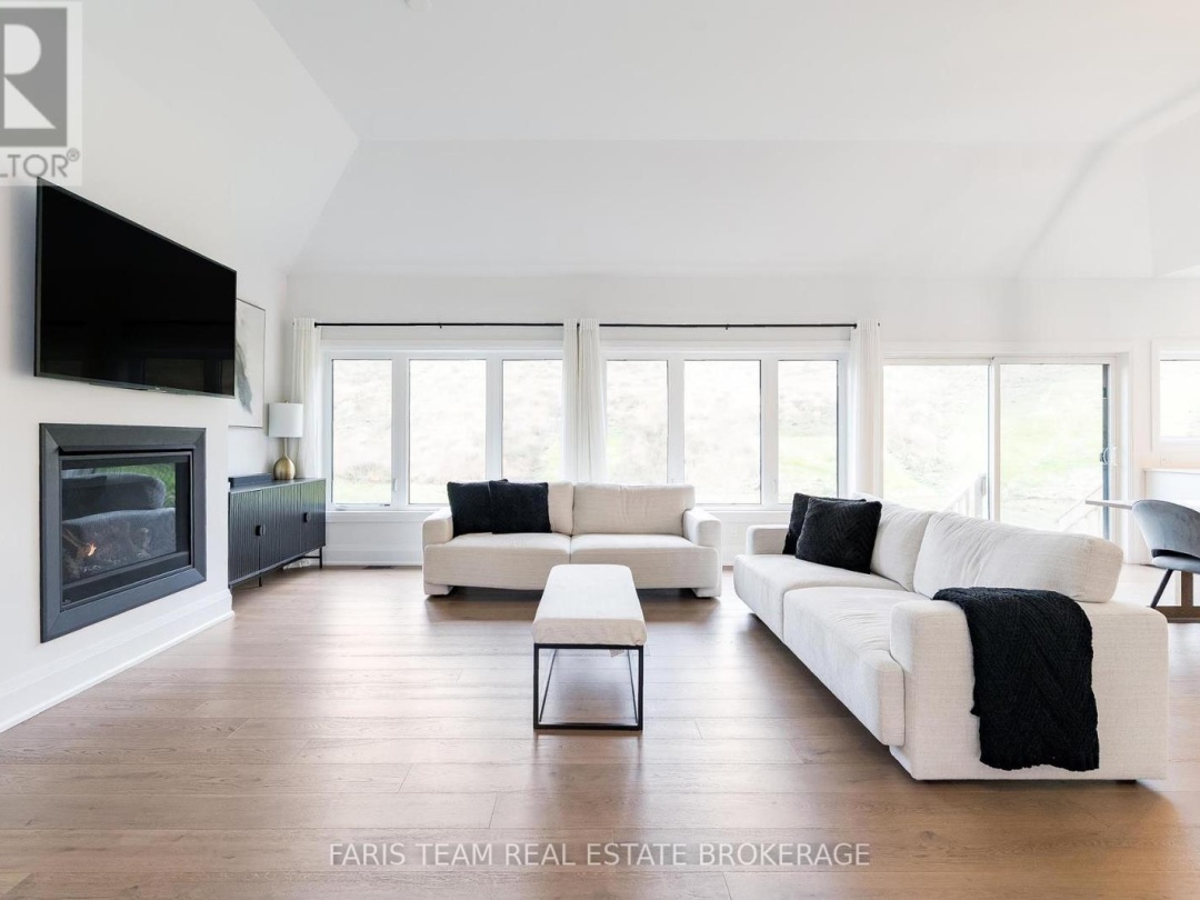 17 CLYDESDALE COURT, 