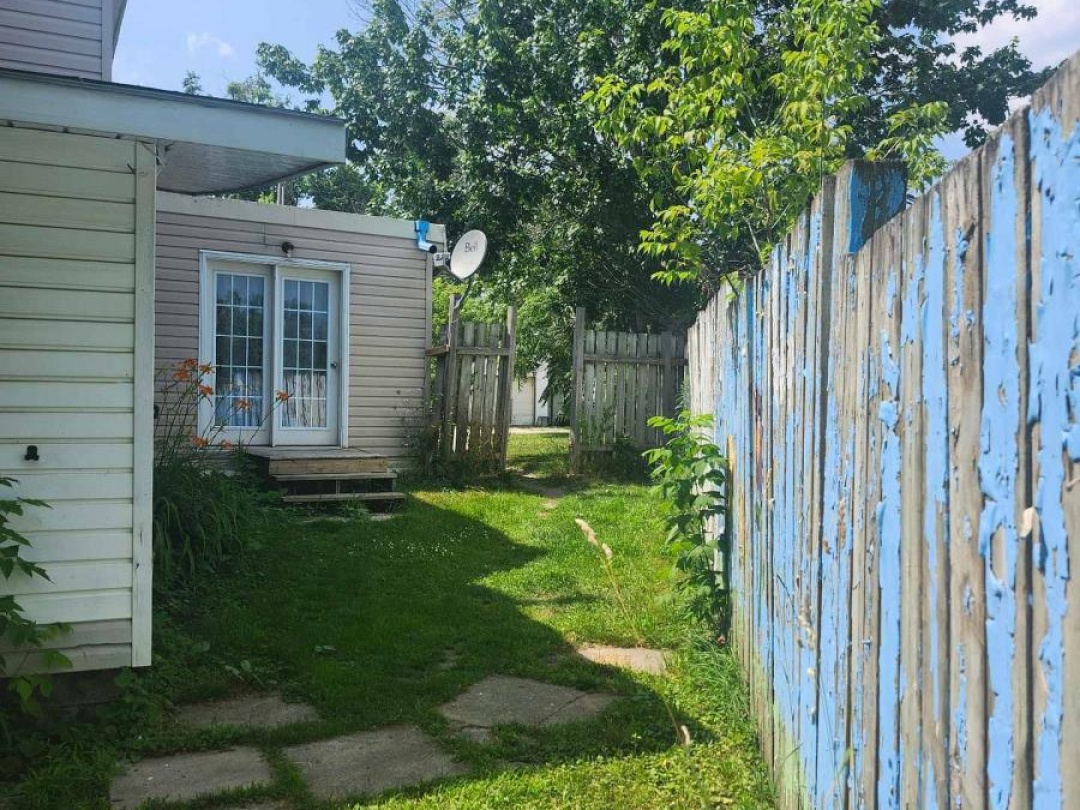 159 BARRIE ROAD E, 