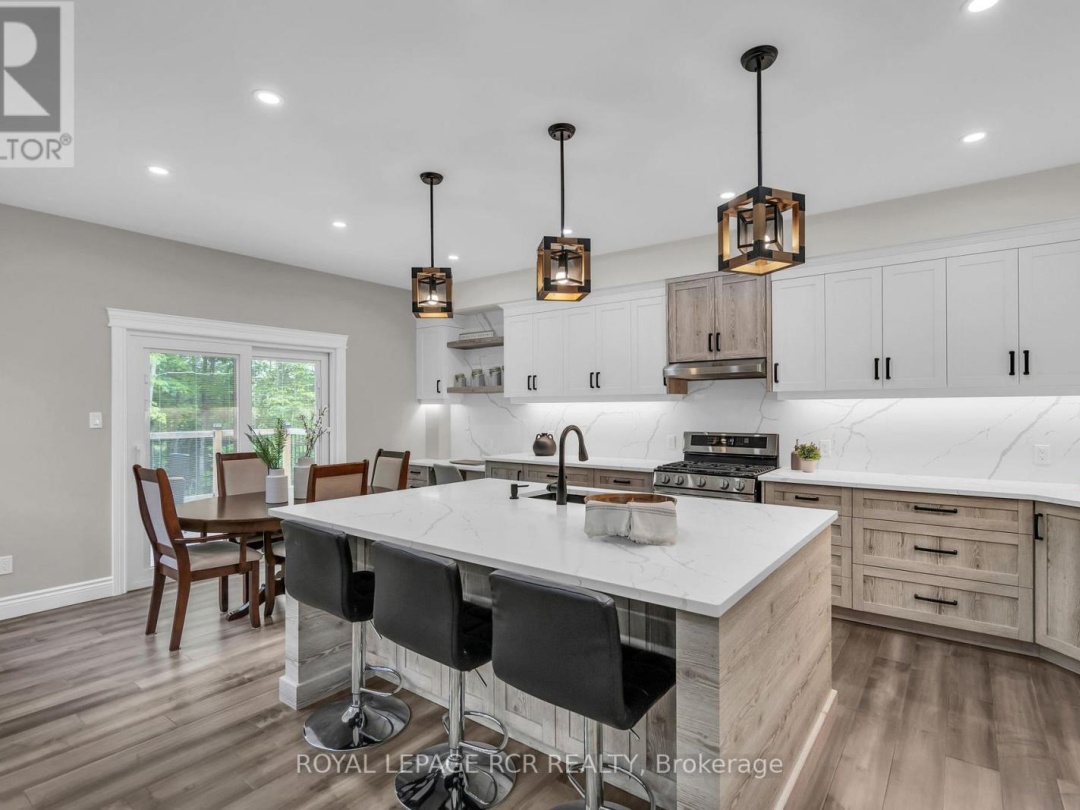 2360 HONEY HARBOUR ROAD, 